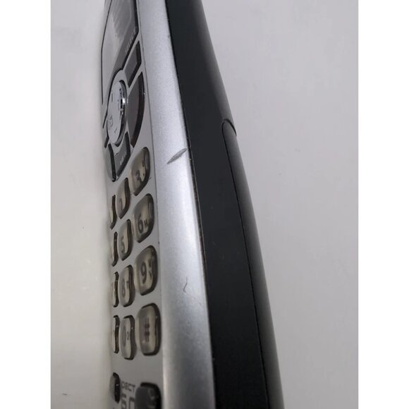 Uniden 1580-2 DECT 6.0 Cordless Phone Answering Machine Base w/ Two Handsets - Picture 14 of 16